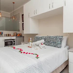 https://sea-breeze.hotels-capetown.com